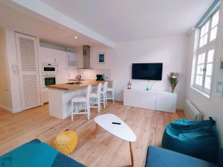 Nikki’s House - Bayonne - 8