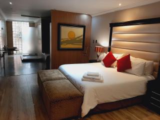 African Moon Corporate House - 4