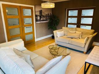 Mayors House Ideal for Groups & Business - 1