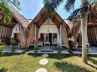 Palm Green Hotel - Kuta Lombok - 3