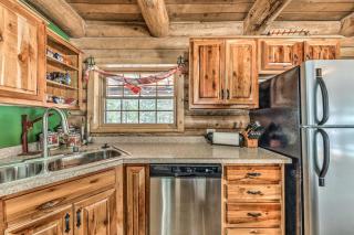 Cozy Alto Cabin on 2 Acres Near Fishing and Skiing! - 3