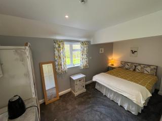 The Ship Inn - Self Catering Accommodation - Gloucester - 8
