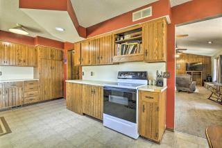 Milford Lake Vacation Rental Walk to Beach! - Milford - 2