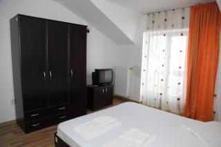 Hotel Rodiv - Găeşti - 1