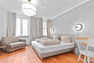 Flatista Homes - Central Station - 3BR - Munich - 0