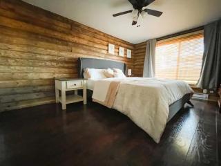 Private Mountain Cottage! King Bed * 8 Acres - 6