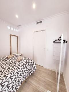 Stylish 3 Bedroom Penthouse in Marbella Centre with Large Pool close to the Beach - Marbella - 2