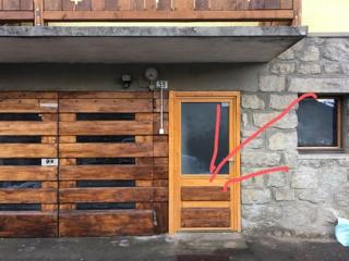 CHAMBRE INDÉPENDANTE avec SALLE DE BAIN INDÉPENDANTE au RDC d un chalet à 25 kms Chamonix - 2