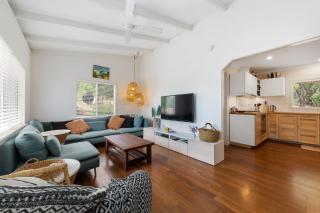 Peaceful and Renovated Original Beach House with Sweeping Views of Gracetown - Gracetown - 7