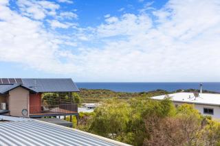 Peaceful and Renovated Original Beach House with Sweeping Views of Gracetown - Gracetown - 9