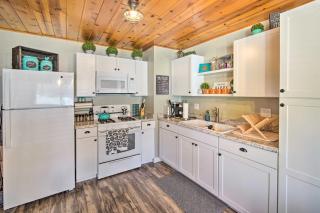 Mountain Chalet in Big Bear City, 5 Mi to Lake! - 1