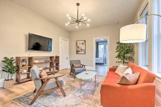 Pet-Friendly Condo with Deck about 3 Mi to Dtwn! - Cincinnati - 0