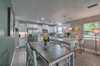 Bright Venice Getaway Less Than 1 Mi to Historic Dtwn - 8