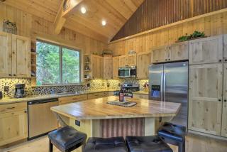 Right Arm Ranch Family Cabin in Port Angeles! - 1