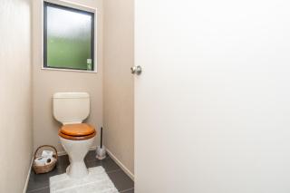 Family Home on Robert St - Raglan - 1