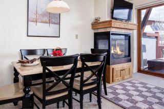 Newpark Townhomes 28 - 4