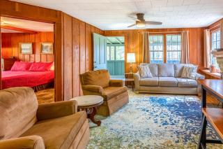 Charlotte's Cabin - 7