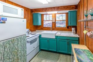 Charlotte's Cabin - Waynesville - 4