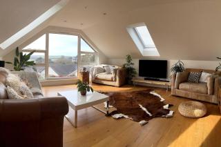 Stunning 4 Bedroom Home with Wild Spa, Gym & Hot Tub - Newquay - 8