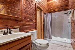 Fly Away Cabin- Modern, Serene, And Convenient - Compton - 2