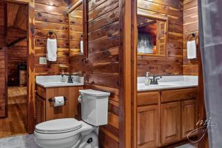 Fly Away Cabin- Modern, Serene, And Convenient - Compton - 1