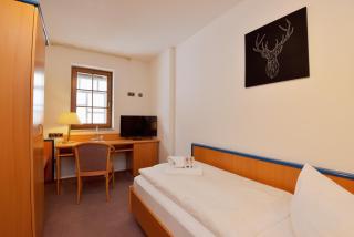 Landhotel Der Distelhof mit Scheunencafé - Dillstädt - 4