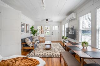 Historic Heights Artist Boho Bungalow - Houston - 0