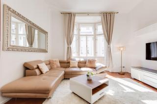 Luxury Riverside Apartments In The Center Of Prague - 9
