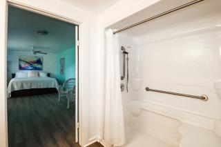 Drop Anchor Resort & Marina - Islamorada - 4
