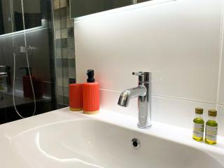 Apartment house le Fabulous Perret, Amiens Gare - Amiens - 4