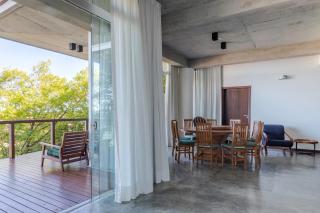 Casa com piscina, deck e vista para o mar - 1