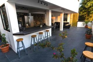 Rustic Charm Cliffside Retreat - Jaibalito - 6