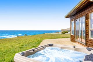 Pelican House - Fort Bragg - 9