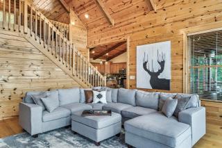 Spacious Murphy Cabin with Game Rooms and Mtn Views! - Murphy - 6