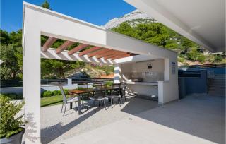 Beautiful Apartment In Baska Voda - Baška Voda - 3