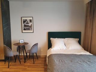 APARTAMENT W CHMURACH- 15 PIĘTRO OSIEDLE TYSIĄCLECIA- parking w hali garażowej, wielki taras z leżakami i widokiem na zachód słońca - Katowice - 4