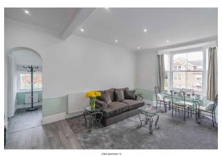 The Park Apartment - Haywards Heath - 0