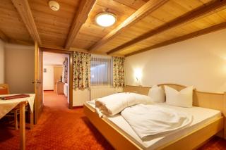Hotel Garni Tyola - Ischgl - 9