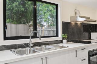 New 1-bedroom house with free parking - Sidney - 1