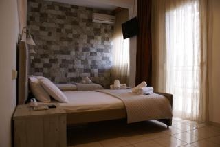 VARBENIS STUDIOS - Paralia - 5