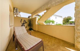 Gorgeous Apartment In Zdrelac - Ždrelac - 3