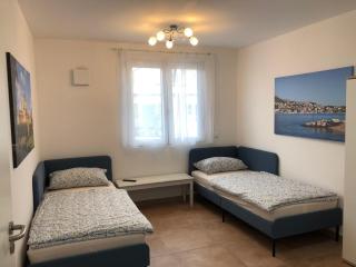 Pension Chen mit 2 Schlafzimmern, EBK, separat Balkon - Griesstätt - 8