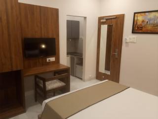 Hotel Mumbai House-LIG Behind CHL Hospital - Indore - 3