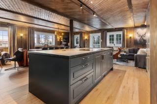 Skeikampen cabin with mountain view, jacuzzi, and 8 bedrooms - Aulstad - 5