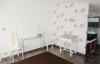 2 Bedroom Awesome Apartment In Sauvian - Sauvian - 3