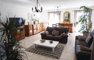 Cozy Home In Creissan With Wifi - Creissan - 9