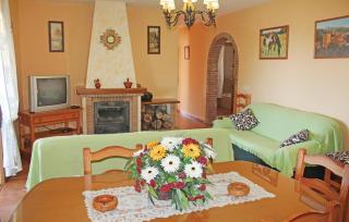 4 Bedroom Amazing Home In Corumbela - 9