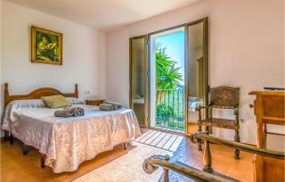 Amazing Home In Posadas - 4