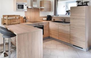 3 Bedroom Stunning Home In Sainteny - 9