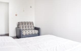 3 Bedroom Stunning Home In Sainteny - Sainteny - 4